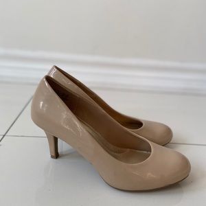 Beige heels Womens Size 7 - Comfort Plus by Predictions